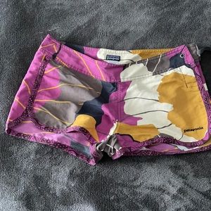Patagonia women’s size 4 board shorts